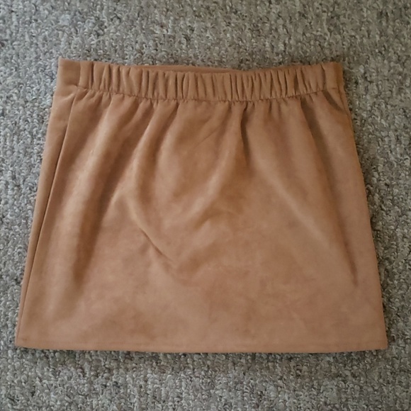 Faux suede brown skirt - Picture 3 of 4